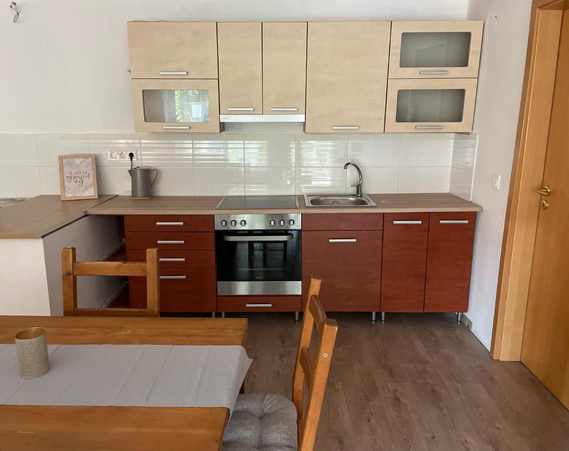 מישקולץ Boni Apartman מראה חיצוני תמונה