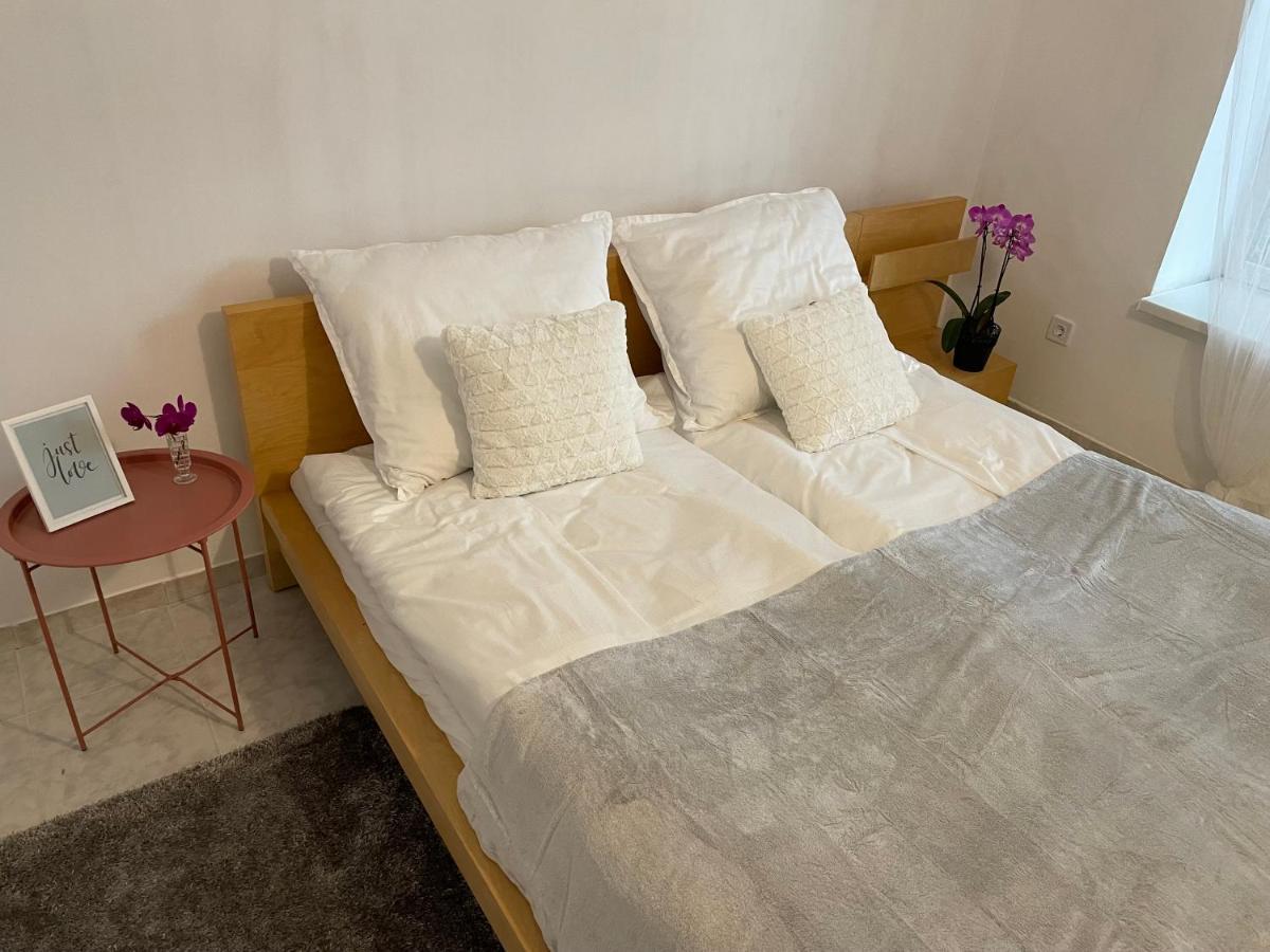 מישקולץ Boni Apartman מראה חיצוני תמונה